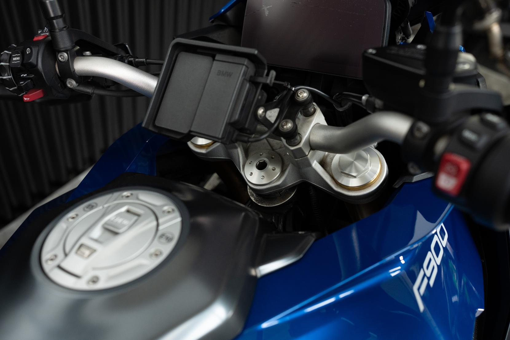 BMW F 900 XR 900 Sports Tourer Petrol Manual Euro 5 (105 ps)