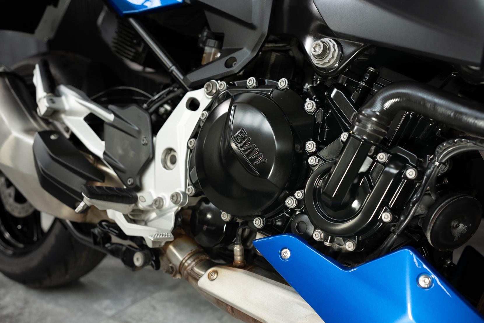 BMW F 900 XR 900 Sports Tourer Petrol Manual Euro 5 (105 ps)