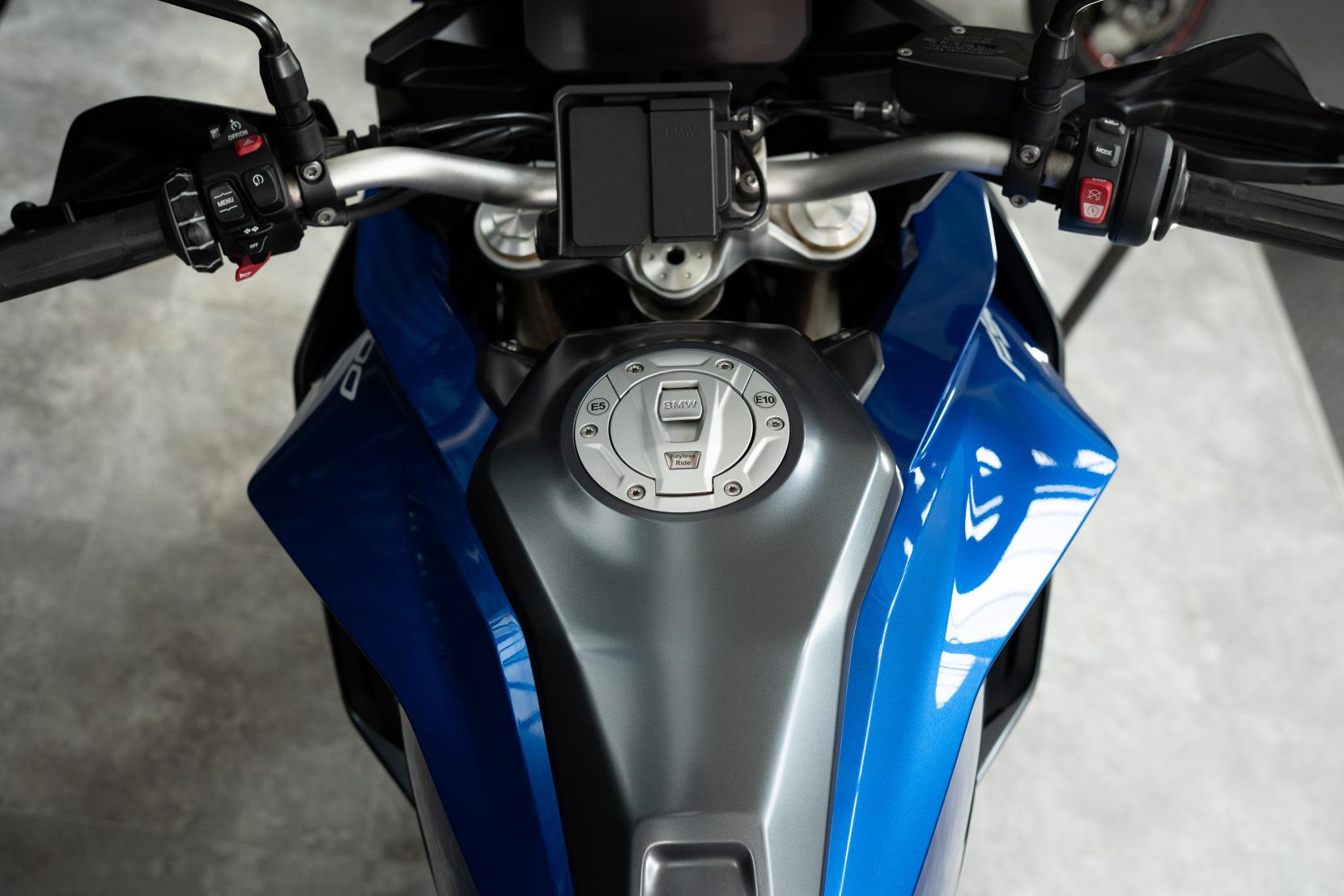 BMW F 900 XR 900 Sports Tourer Petrol Manual Euro 5 (105 ps)