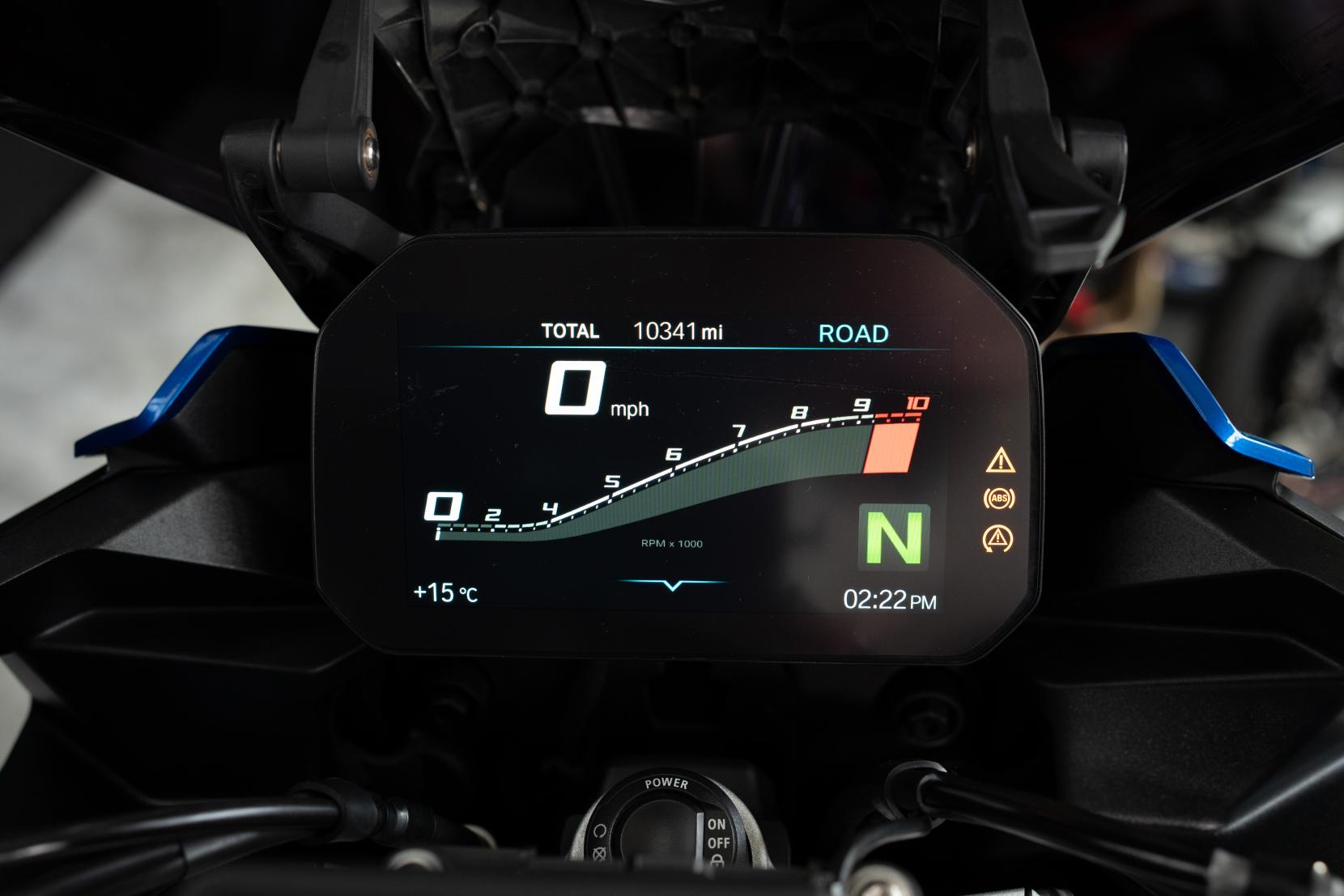 BMW F 900 XR 900 Sports Tourer Petrol Manual Euro 5 (105 ps)