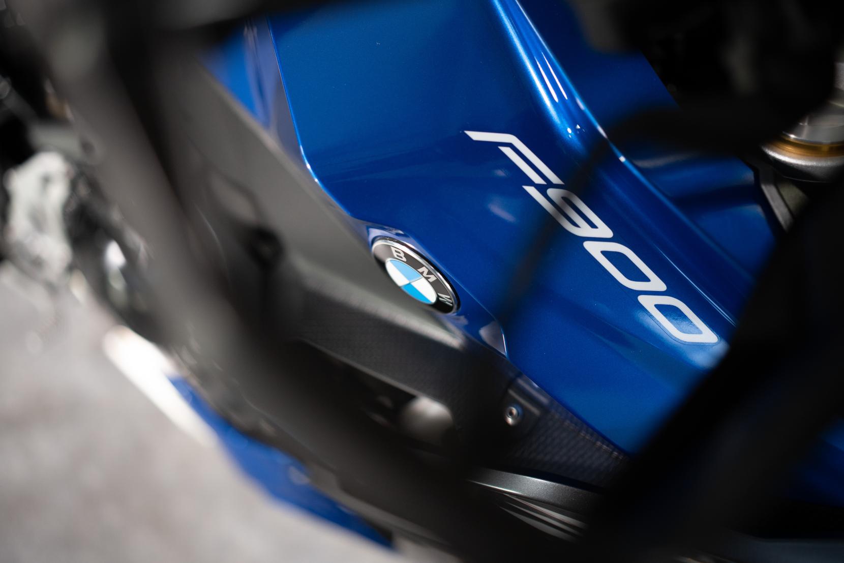 BMW F 900 XR 900 Sports Tourer Petrol Manual Euro 5 (105 ps)