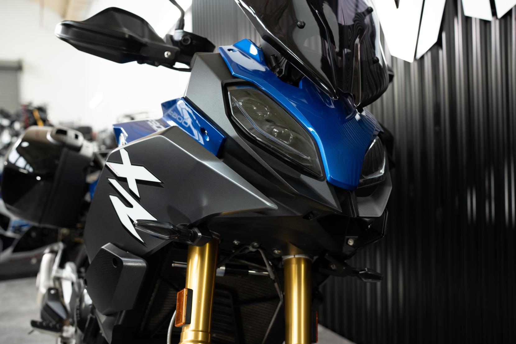 BMW F 900 XR 900 Sports Tourer Petrol Manual Euro 5 (105 ps)