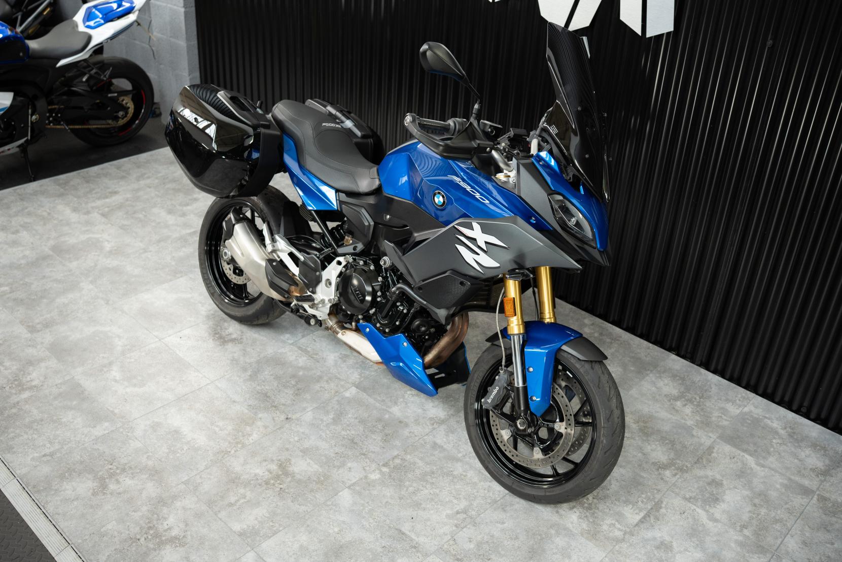 BMW F 900 XR 900 Sports Tourer Petrol Manual Euro 5 (105 ps)