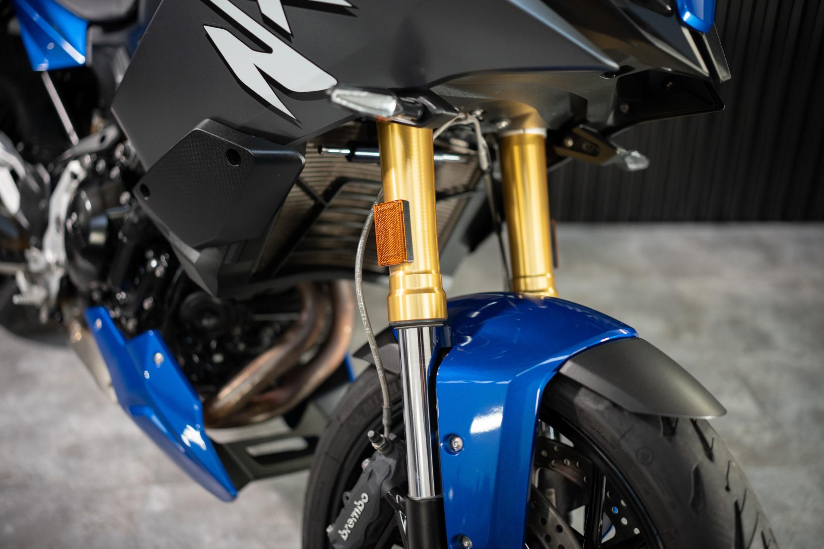 BMW F 900 XR 900 Sports Tourer Petrol Manual Euro 5 (105 ps)