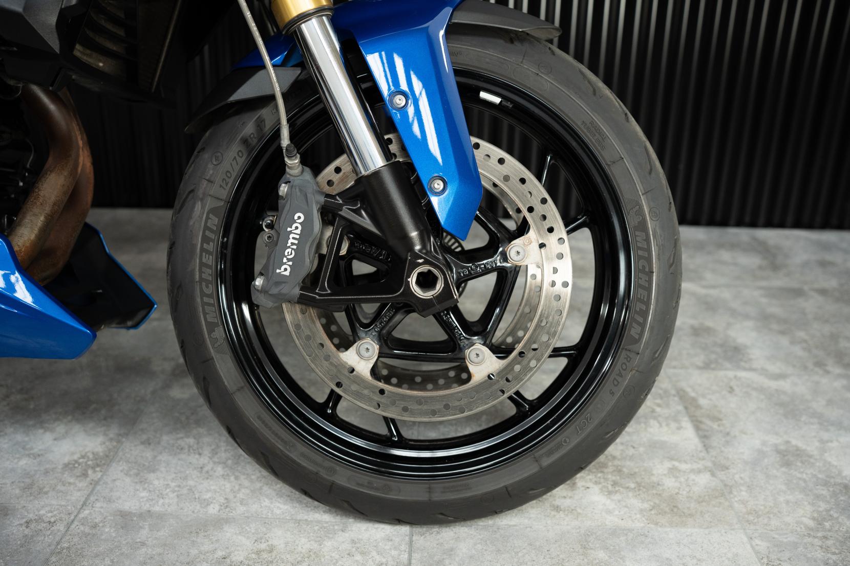 BMW F 900 XR 900 Sports Tourer Petrol Manual Euro 5 (105 ps)