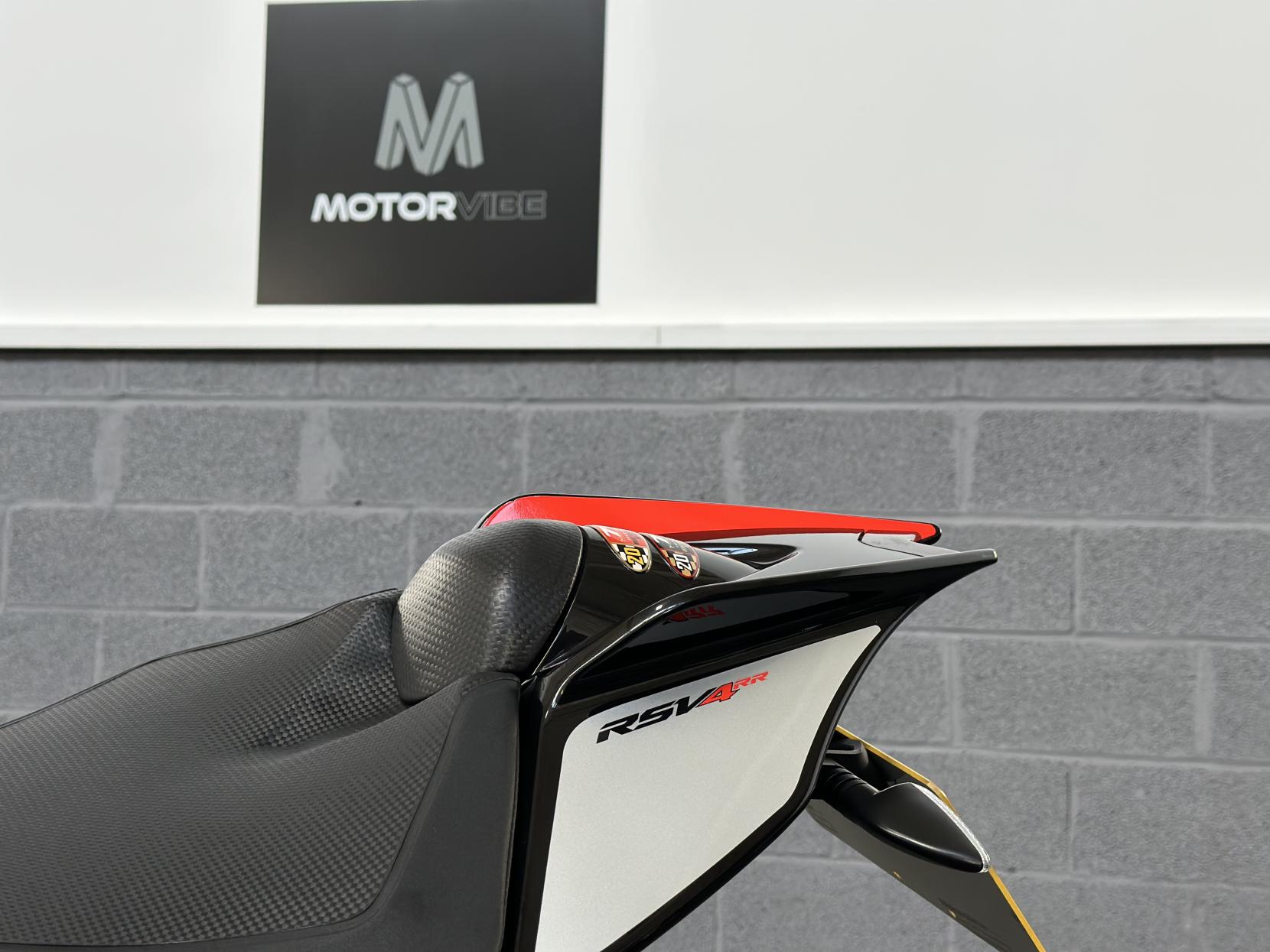 Aprilia RSV4 1000 1000 RR Super Sports Petrol Manual Euro 4 (201 ps)