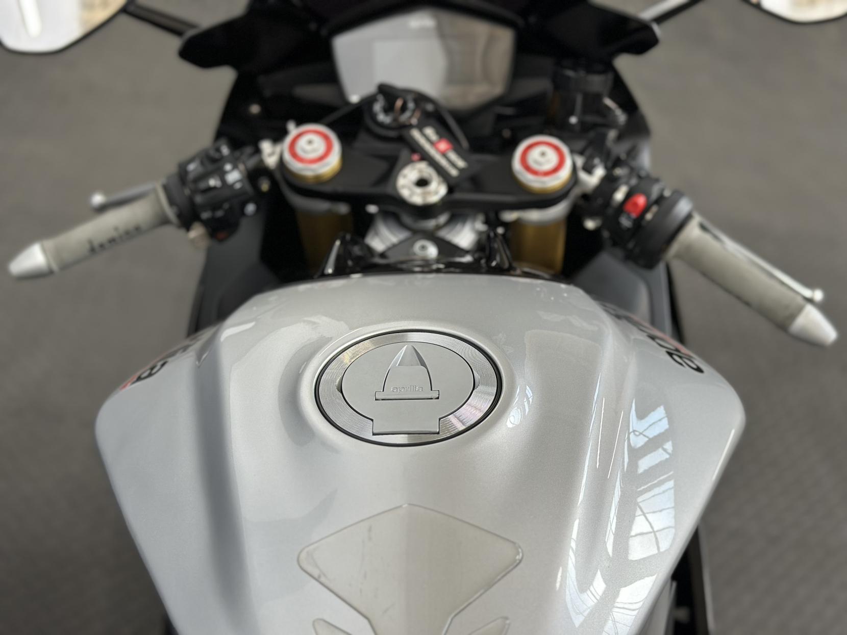 Aprilia RSV4 1000 1000 RR Super Sports Petrol Manual Euro 4 (201 ps)