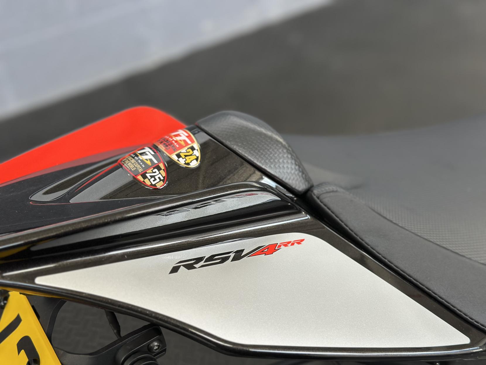 Aprilia RSV4 1000 1000 RR Super Sports Petrol Manual Euro 4 (201 ps)