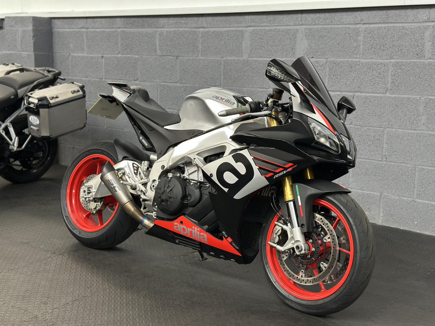 Aprilia RSV4 1000 1000 RR Super Sports Petrol Manual Euro 4 (201 ps)