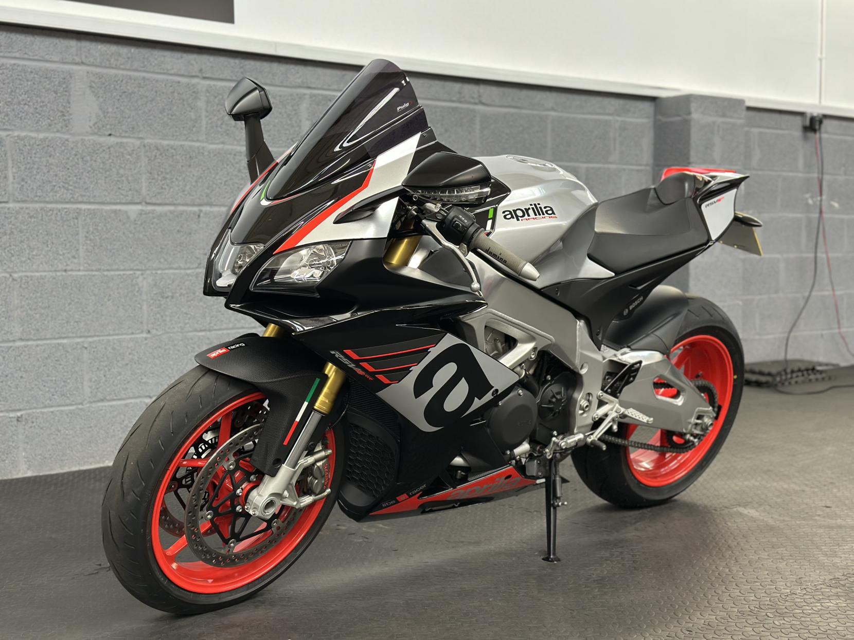 Aprilia RSV4 1000 1000 RR Super Sports Petrol Manual Euro 4 (201 ps)