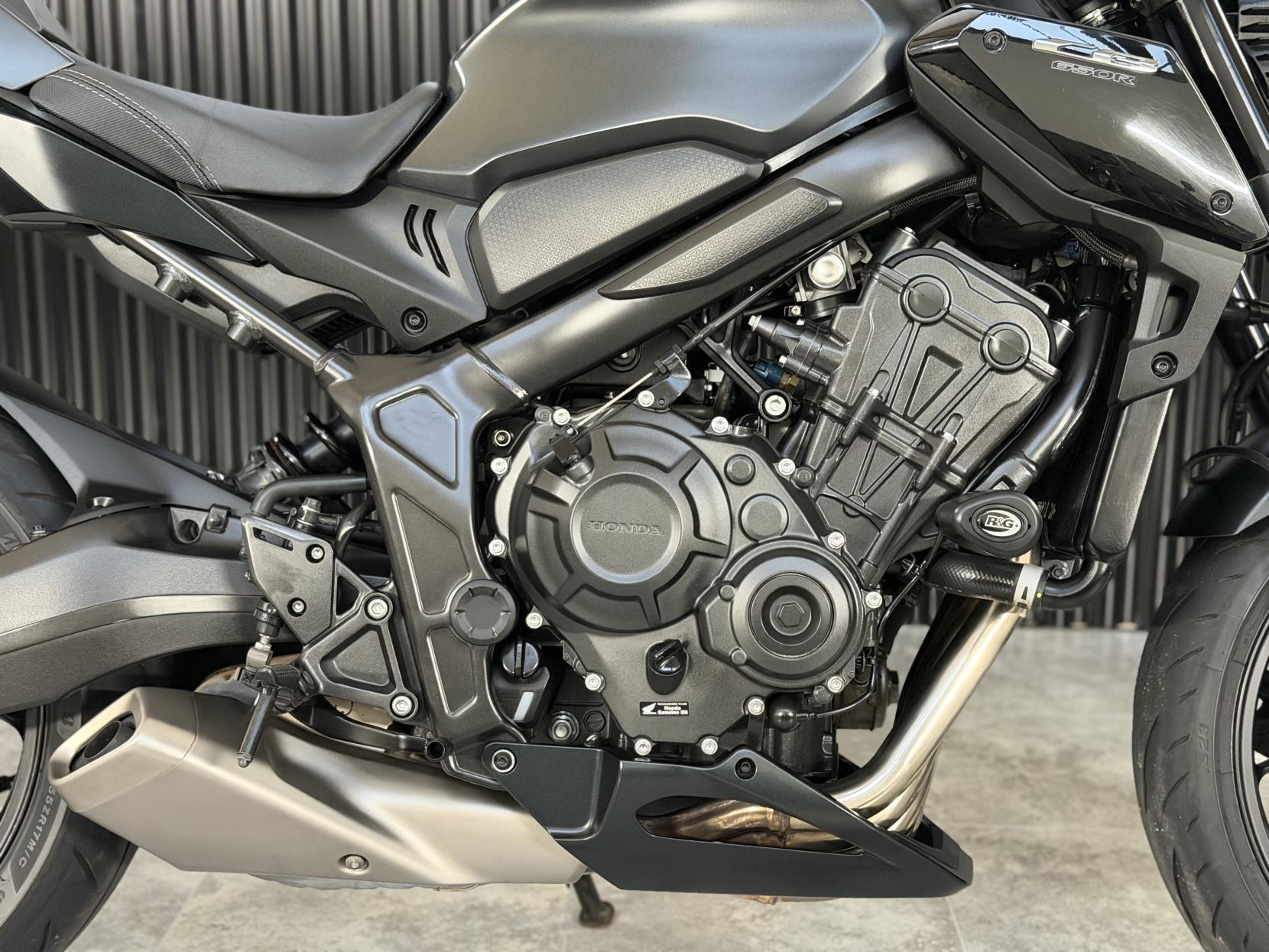 Honda CB650R Naked (2020 - )