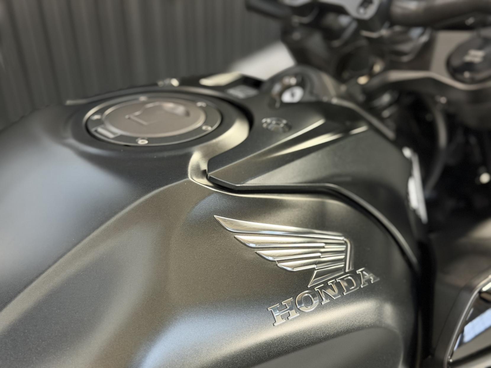 Honda CB650R Naked (2020 - )