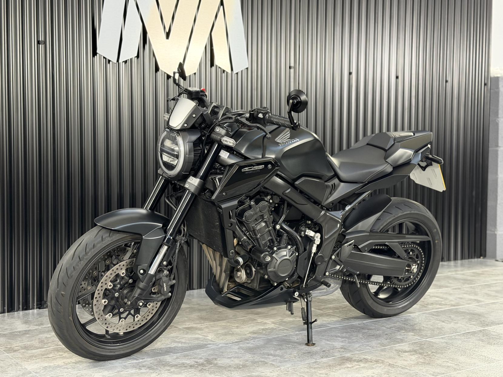 Honda CB650R Naked (2020 - )
