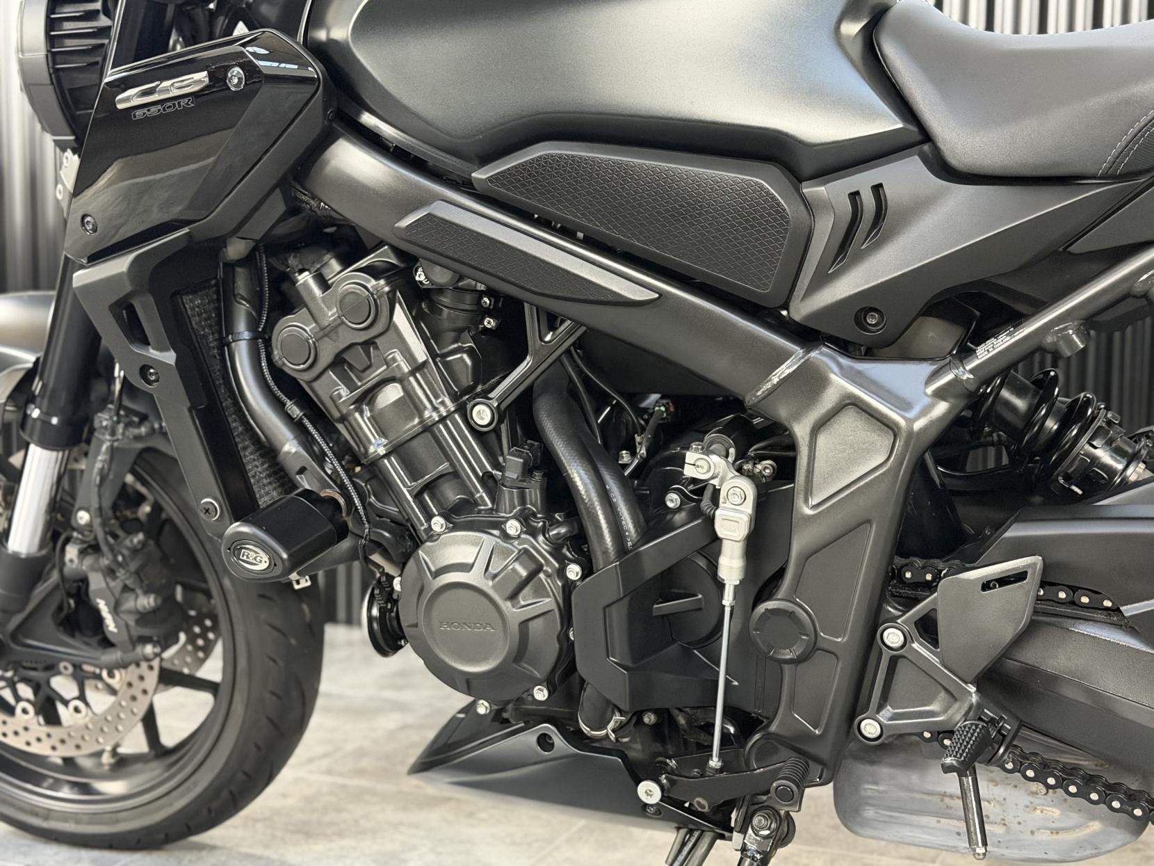 Honda CB650R Naked (2020 - )
