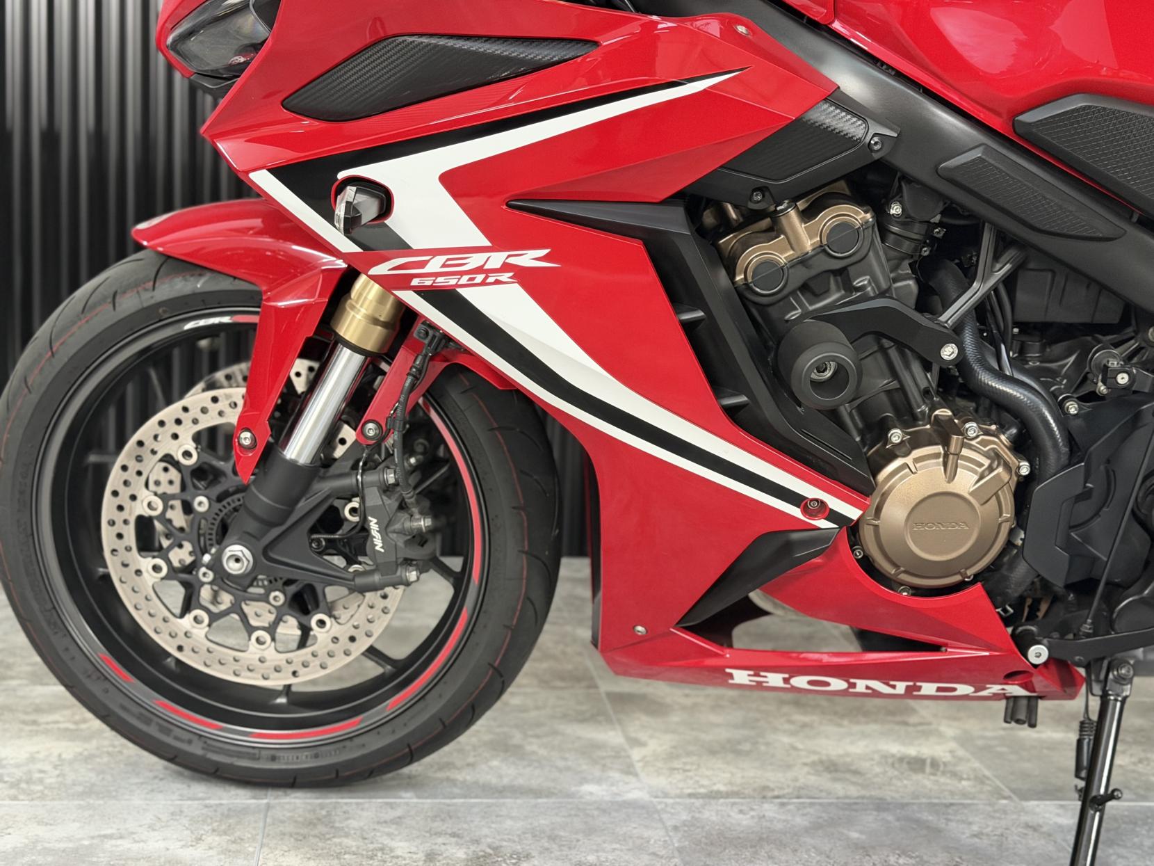 Honda CBR650R 650 Super Sports Petrol Manual Euro 4 (95 ps)