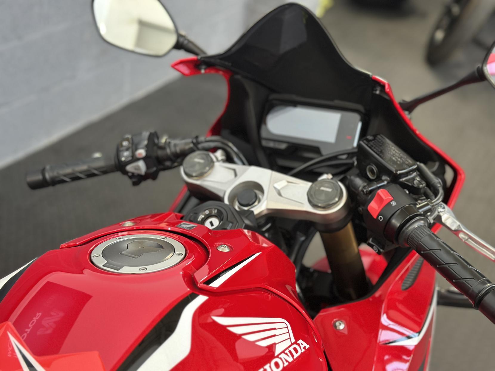 Honda CBR650R 650 Super Sports Petrol Manual Euro 4 (95 ps)