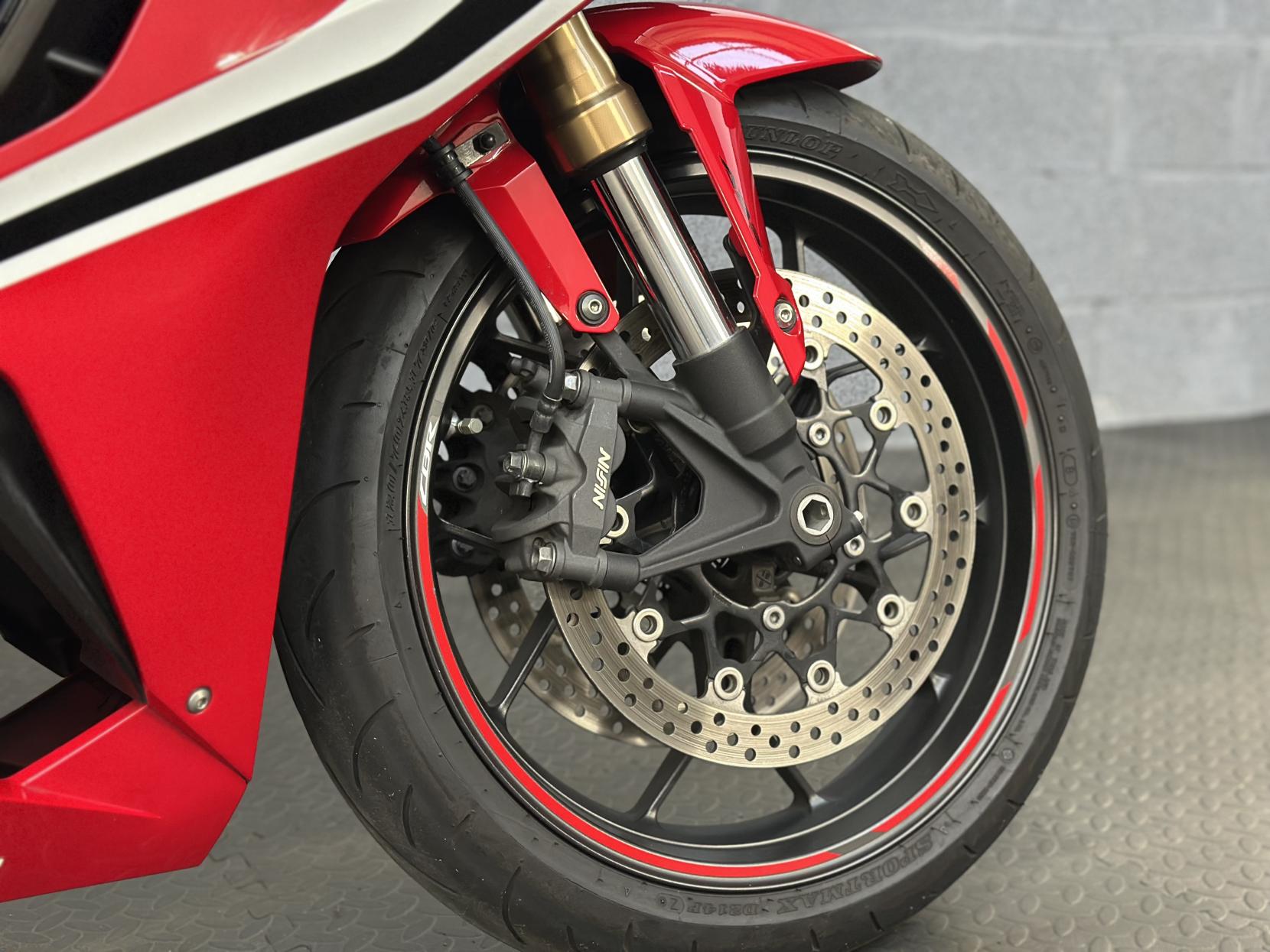 Honda CBR650R 650 Super Sports Petrol Manual Euro 4 (95 ps)