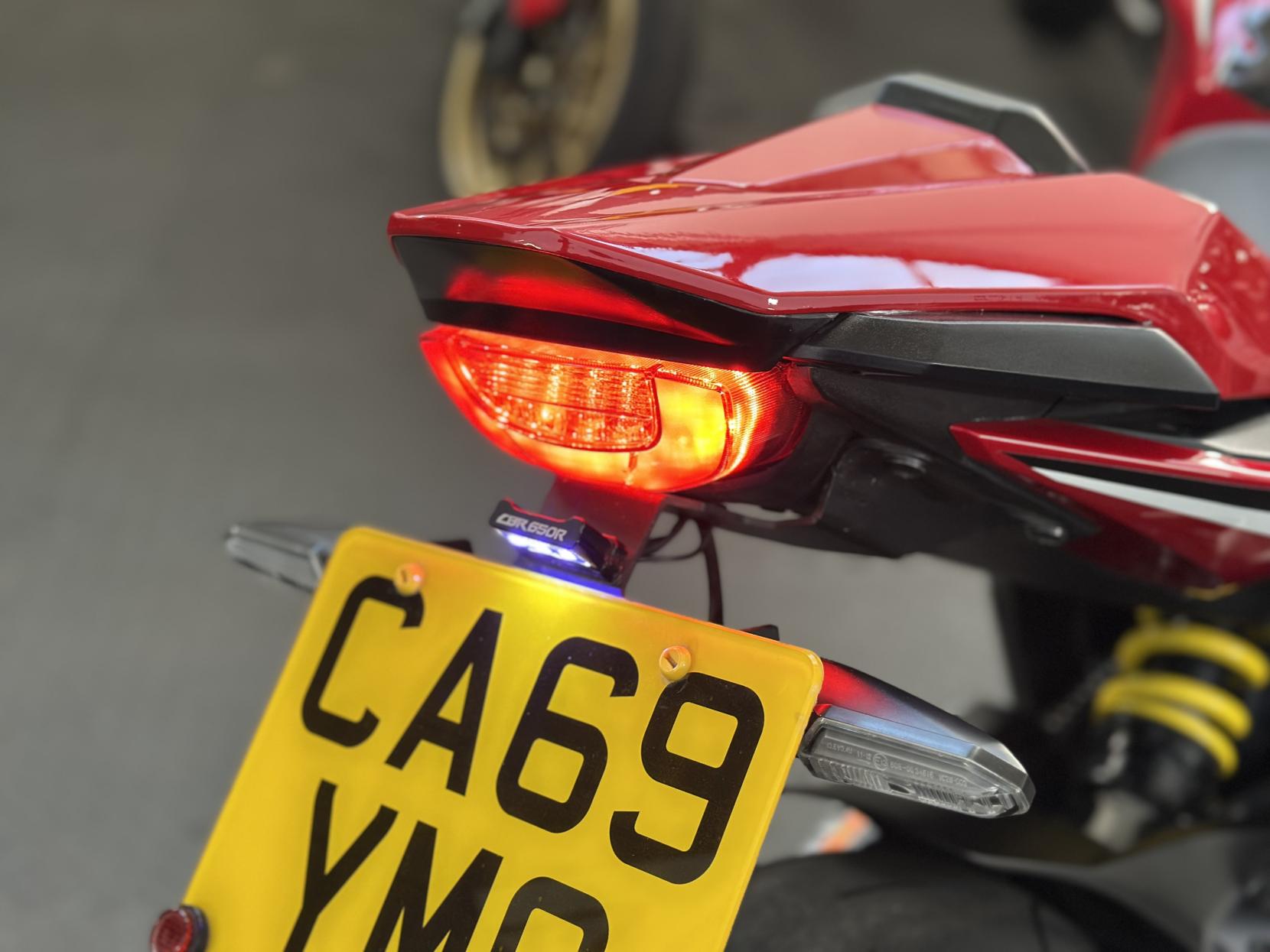 Honda CBR650R 650 Super Sports Petrol Manual Euro 4 (95 ps)