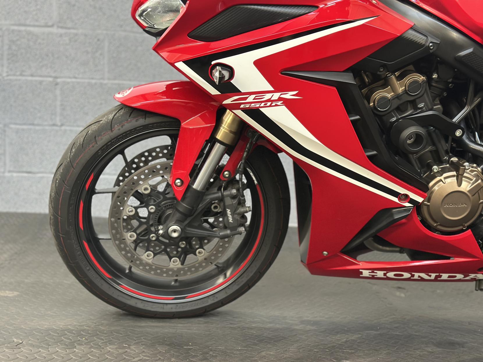 Honda CBR650R 650 Super Sports Petrol Manual Euro 4 (95 ps)