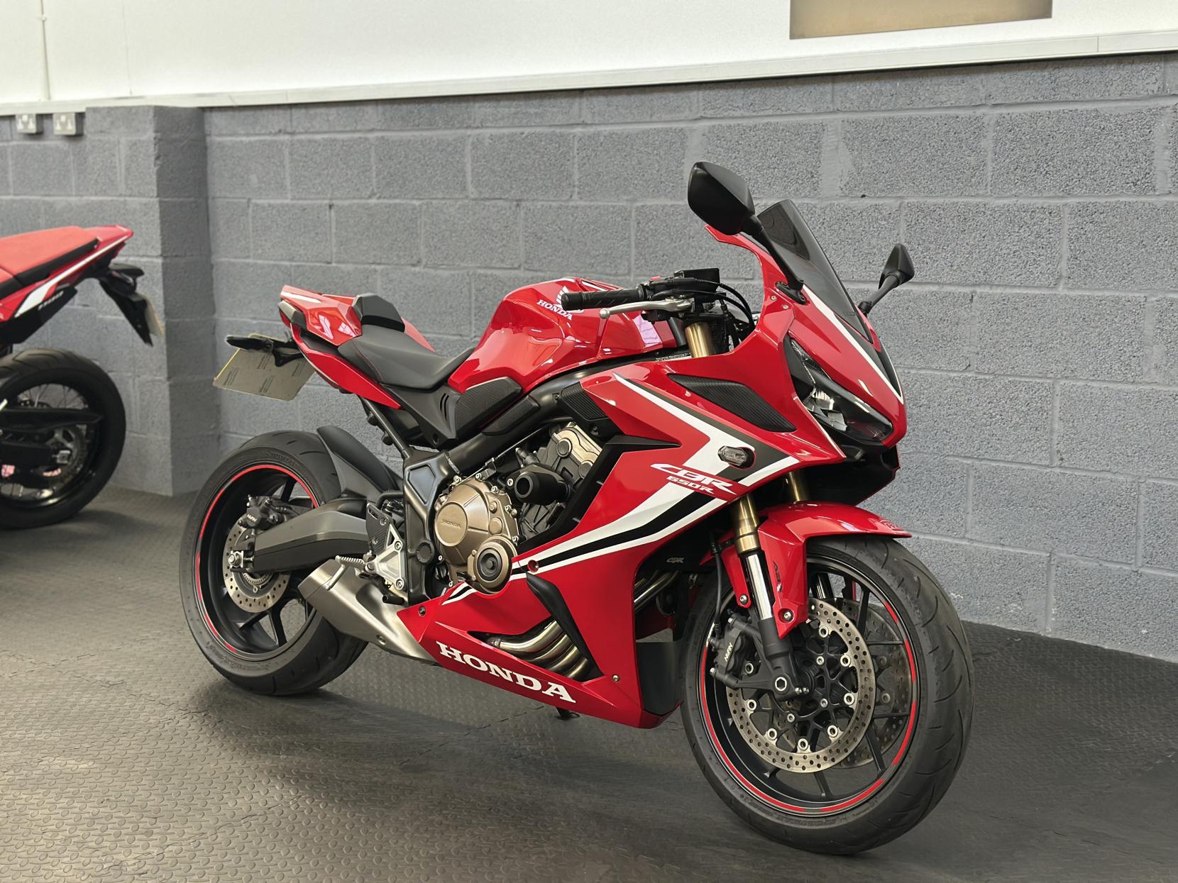 Honda CBR650R 650 Super Sports Petrol Manual Euro 4 (95 ps)