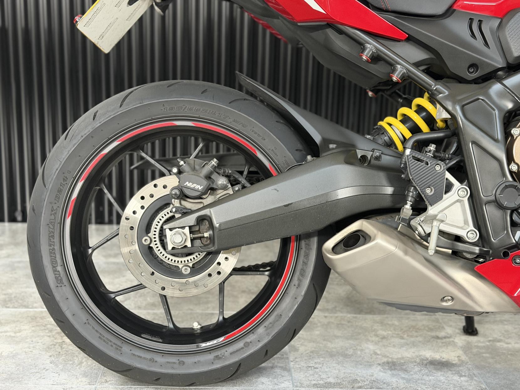 Honda CBR650R 650 Super Sports Petrol Manual Euro 4 (95 ps)