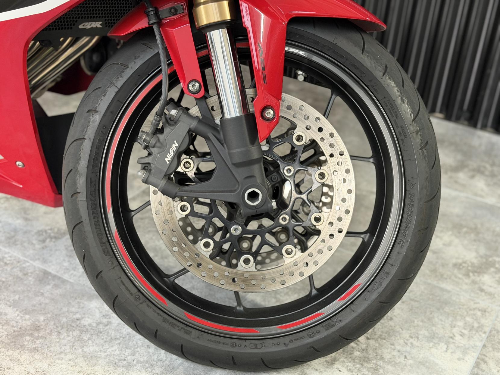 Honda CBR650R 650 Super Sports Petrol Manual Euro 4 (95 ps)