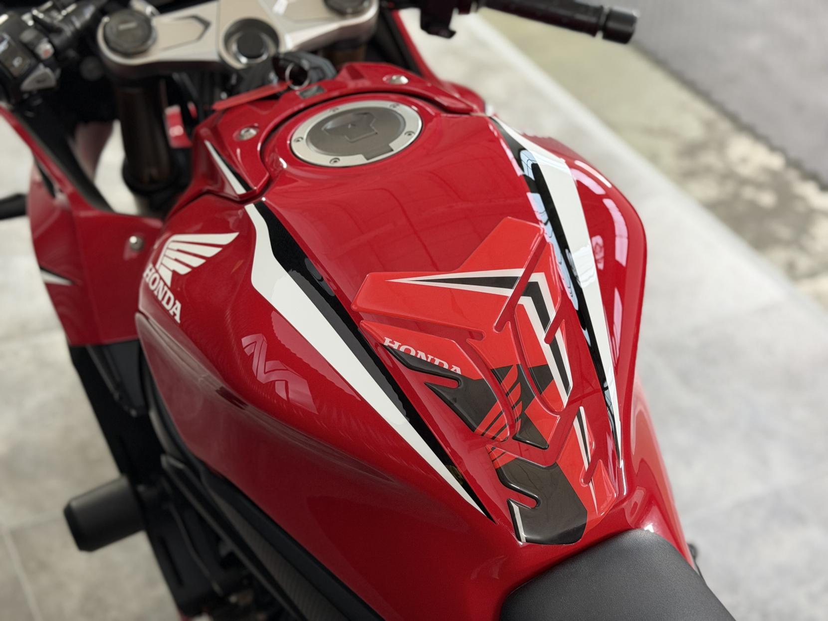 Honda CBR650R 650 Super Sports Petrol Manual Euro 4 (95 ps)