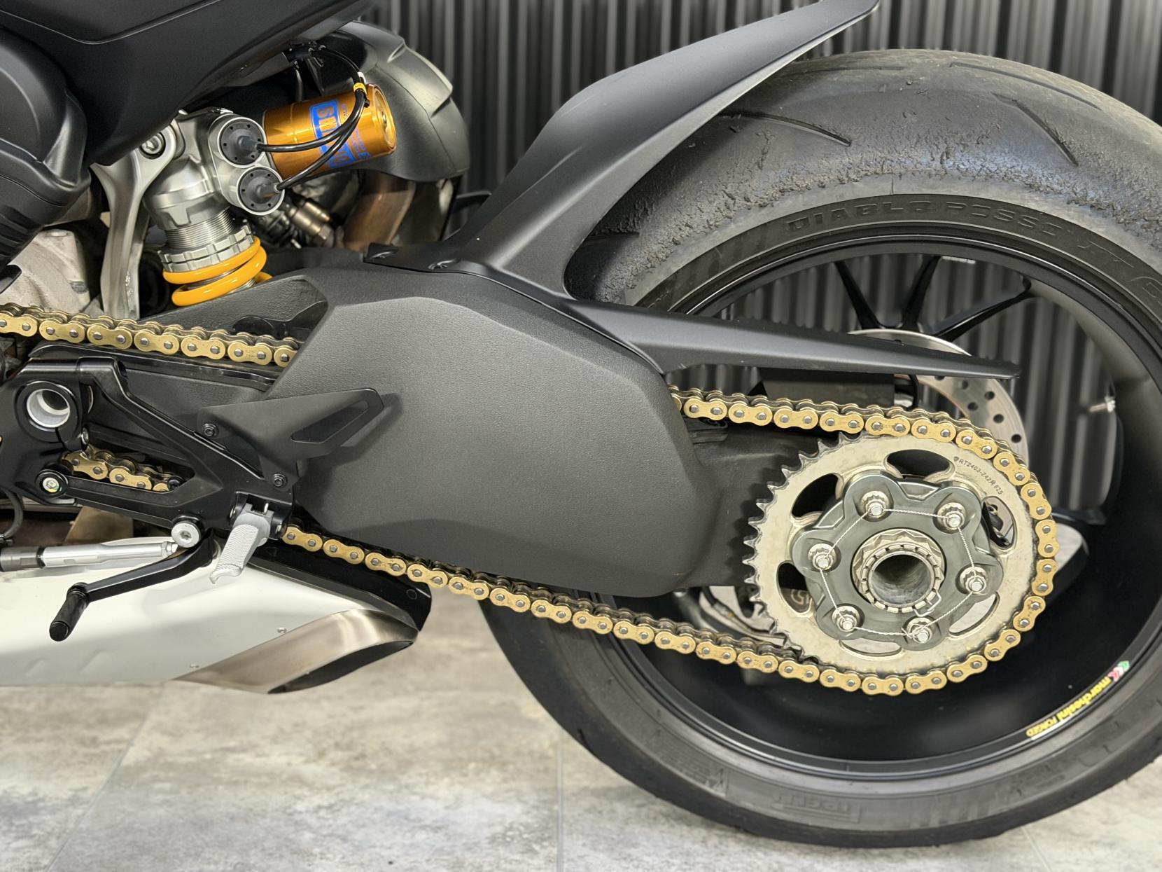 Ducati Streetfighter V4S 1103 Naked Petrol Ducati Quick Shift - EVO 2 Euro 5 (208 ps)