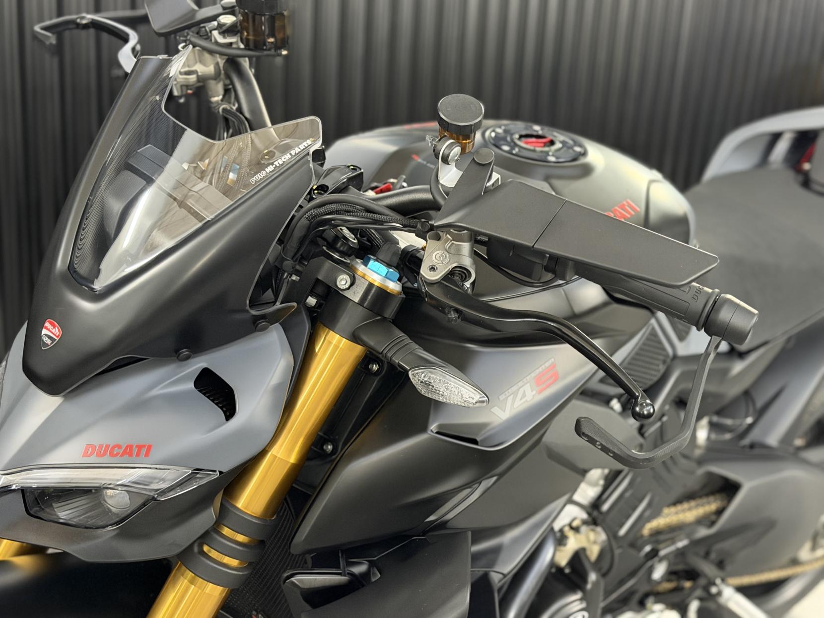 Ducati Streetfighter V4S 1103 Naked Petrol Ducati Quick Shift - EVO 2 Euro 5 (208 ps)