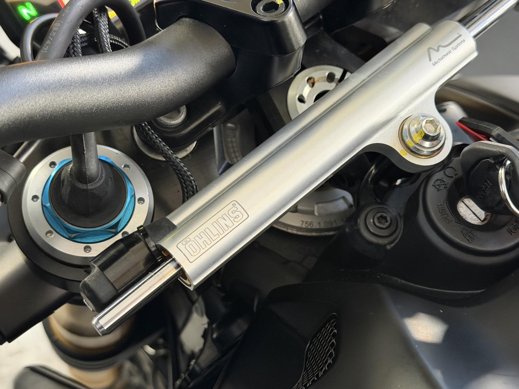 Ducati Streetfighter V4S 1103 Naked Petrol Ducati Quick Shift - EVO 2 Euro 5 (208 ps)