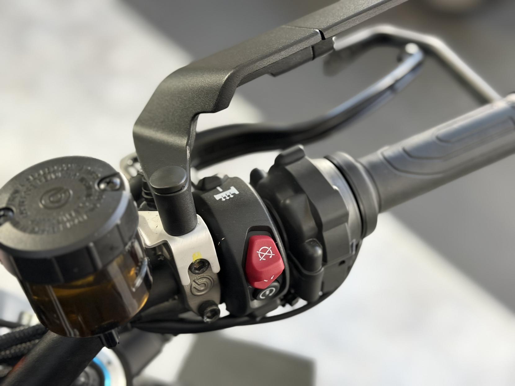 Ducati Streetfighter V4S 1103 Naked Petrol Ducati Quick Shift - EVO 2 Euro 5 (208 ps)