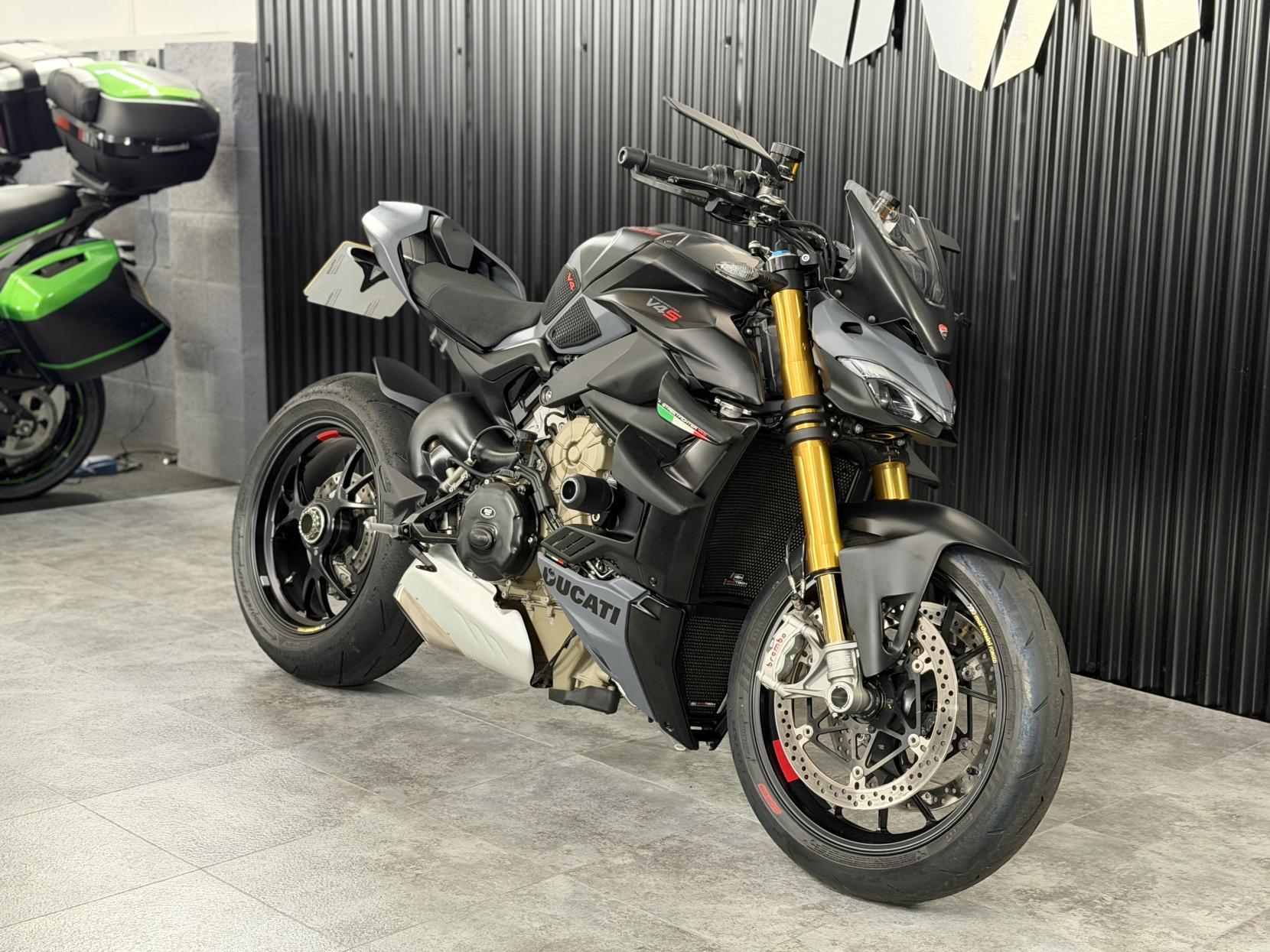 Ducati Streetfighter V4S 1103 Naked Petrol Ducati Quick Shift - EVO 2 Euro 5 (208 ps)