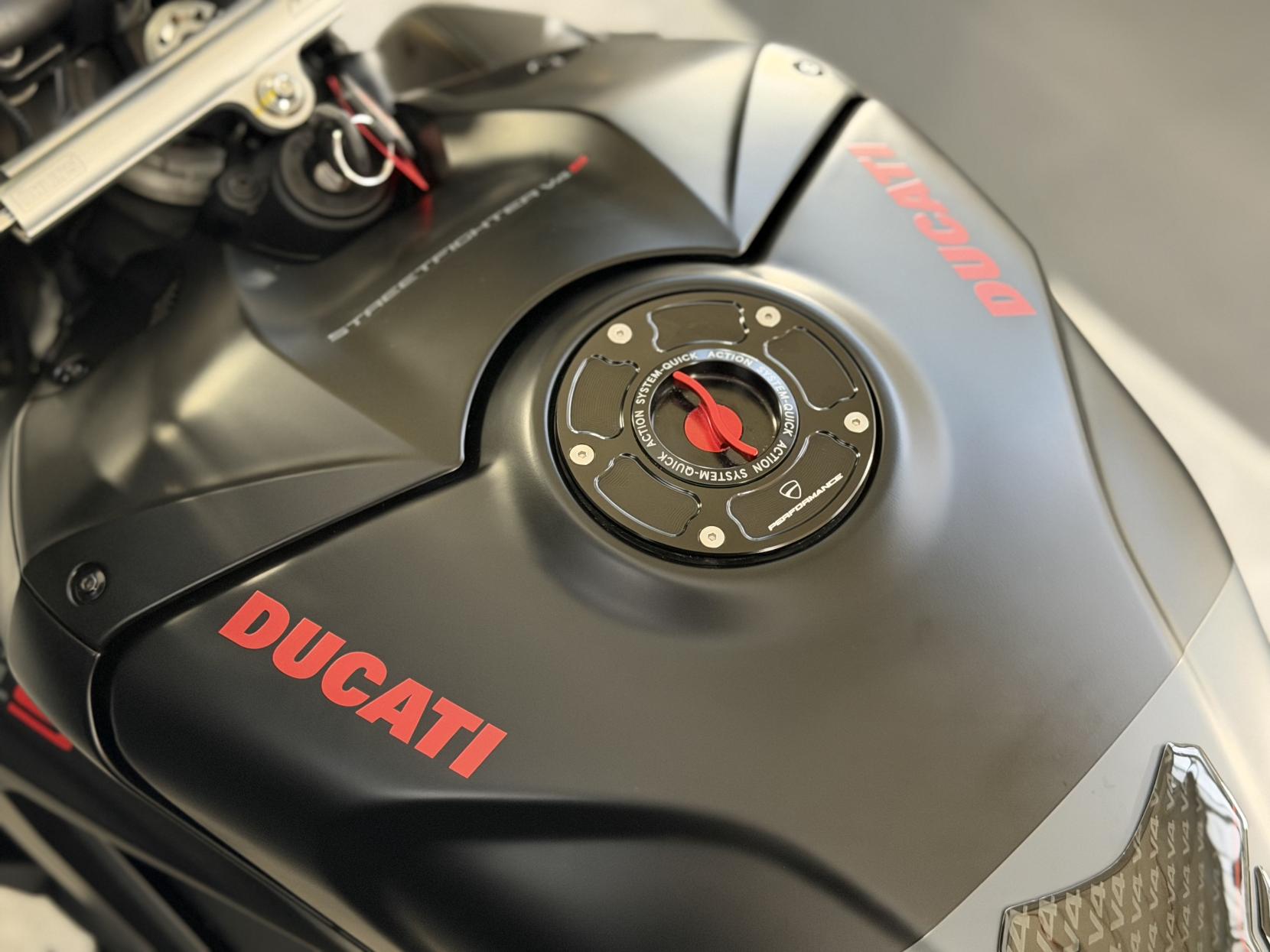 Ducati Streetfighter V4S 1103 Naked Petrol Ducati Quick Shift - EVO 2 Euro 5 (208 ps)