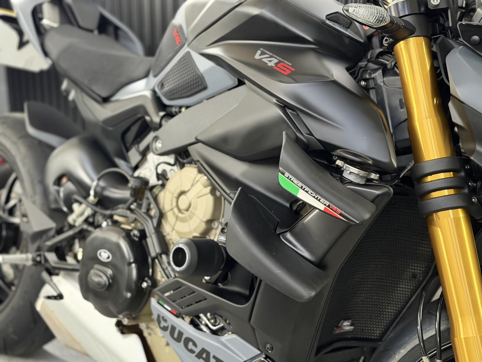 Ducati Streetfighter V4S 1103 Naked Petrol Ducati Quick Shift - EVO 2 Euro 5 (208 ps)