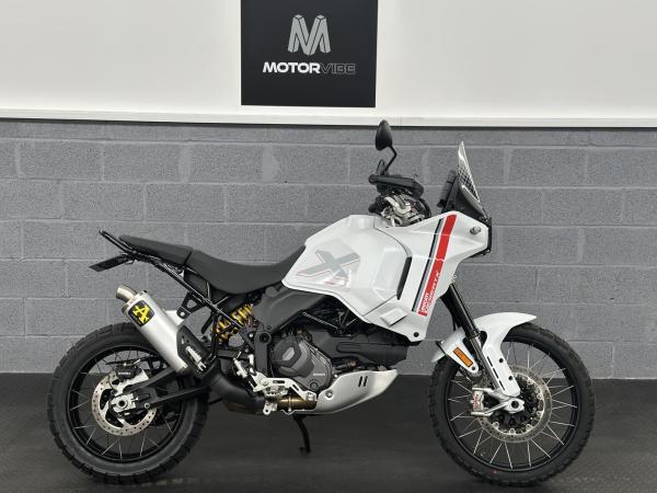 Ducati DesertX 937 Adventure Petrol Ducati Quick Shift Euro 5 (110 ps)