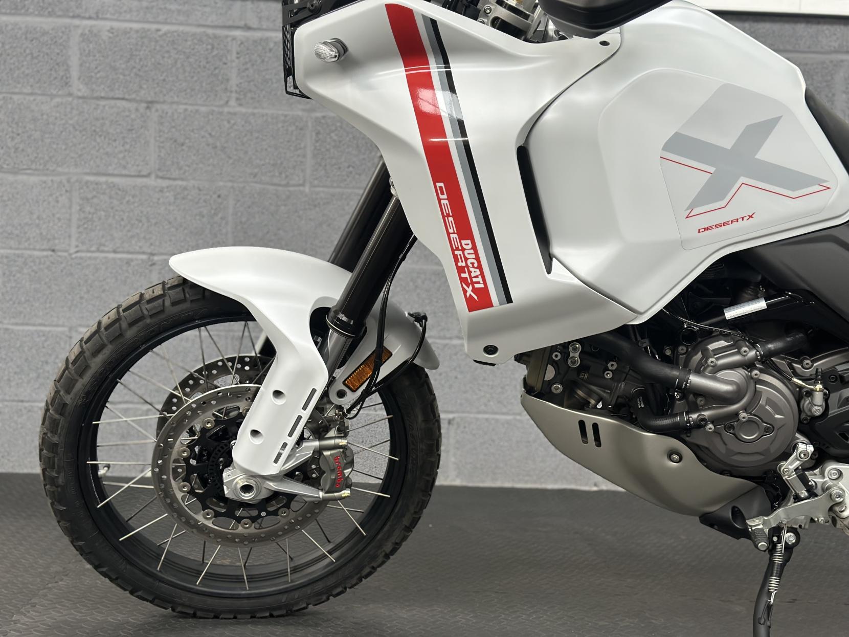 Ducati DesertX 937 Adventure Petrol Ducati Quick Shift Euro 5 (110 ps)