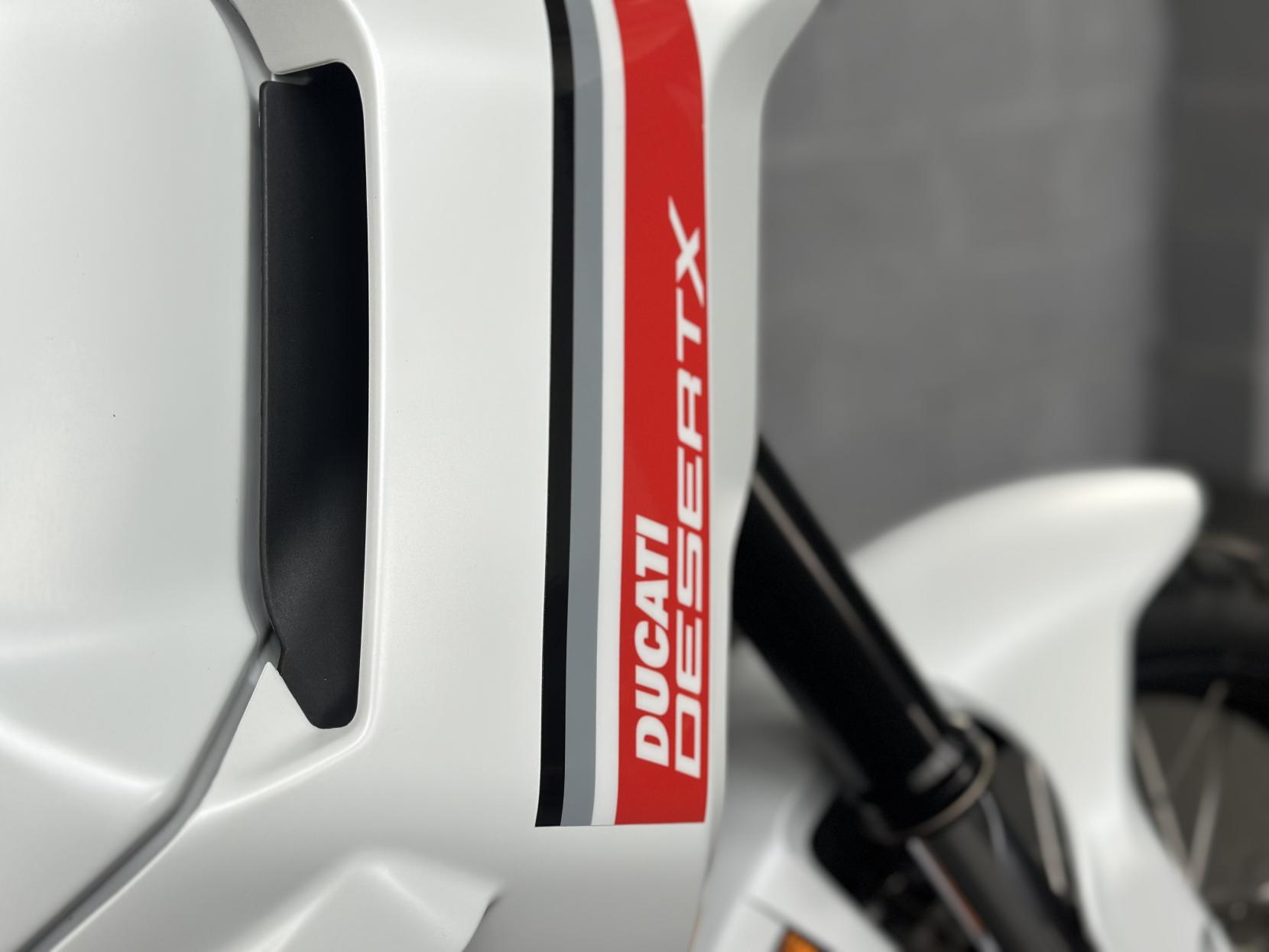 Ducati DesertX 937 Adventure Petrol Ducati Quick Shift Euro 5 (110 ps)