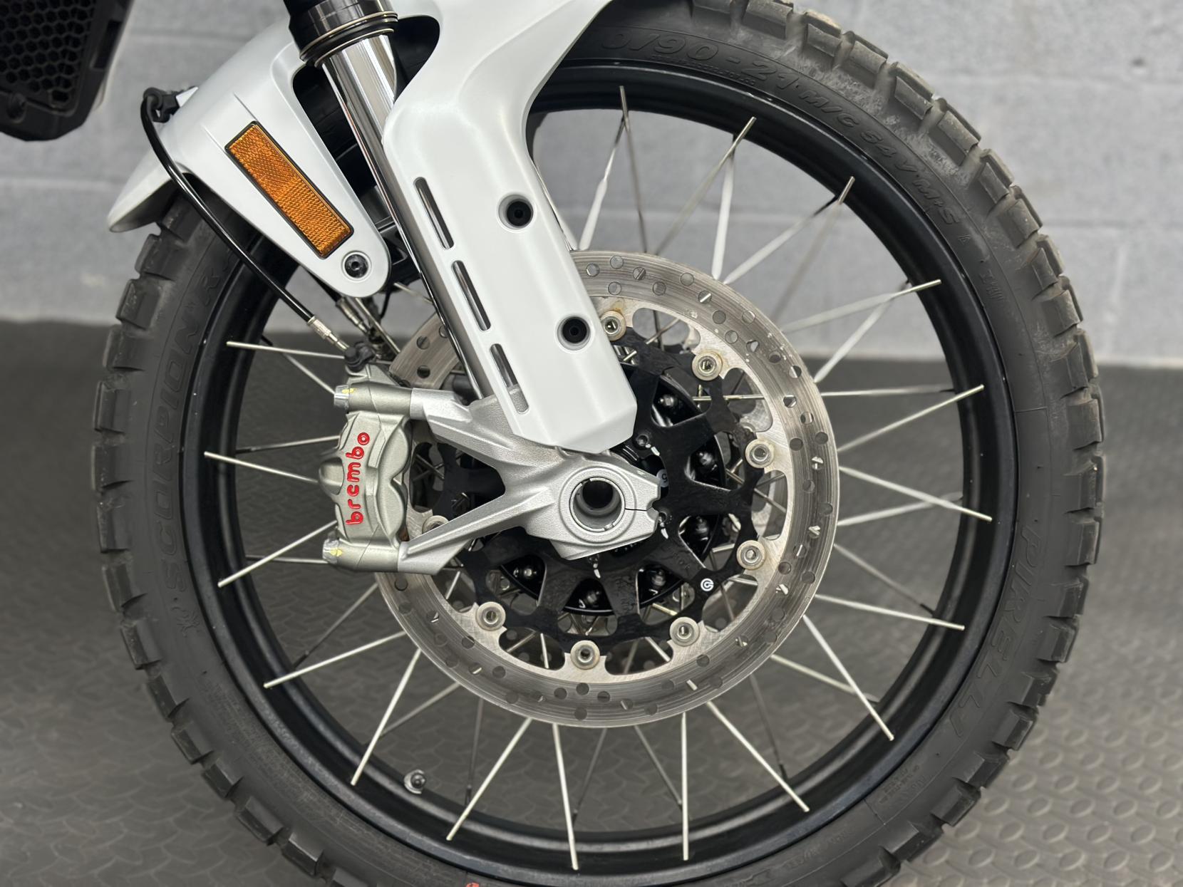 Ducati DesertX 937 Adventure Petrol Ducati Quick Shift Euro 5 (110 ps)