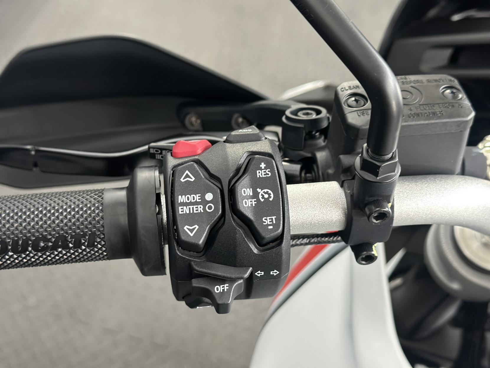Ducati DesertX 937 Adventure Petrol Ducati Quick Shift Euro 5 (110 ps)