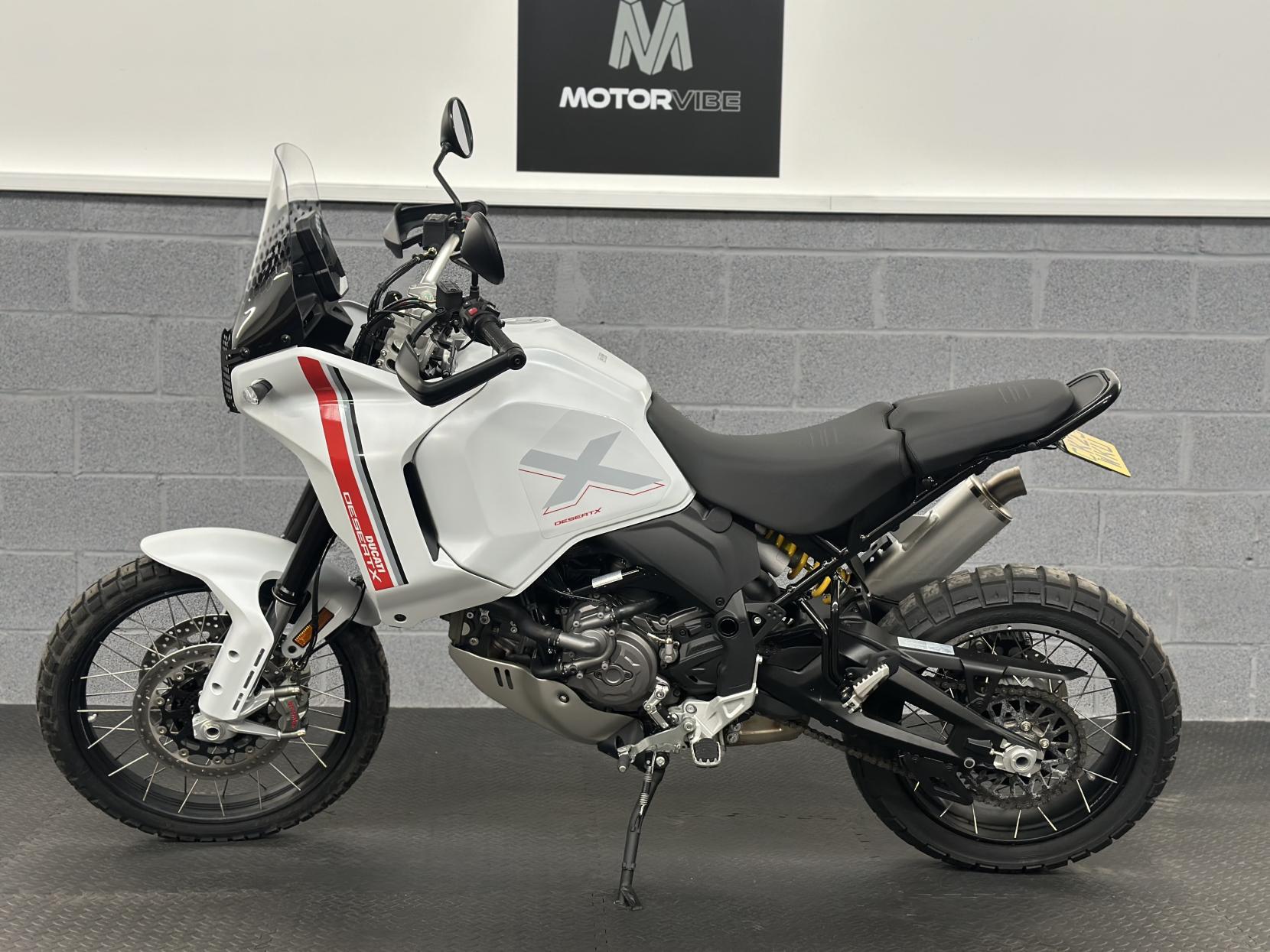 Ducati DesertX 937 Adventure Petrol Ducati Quick Shift Euro 5 (110 ps)