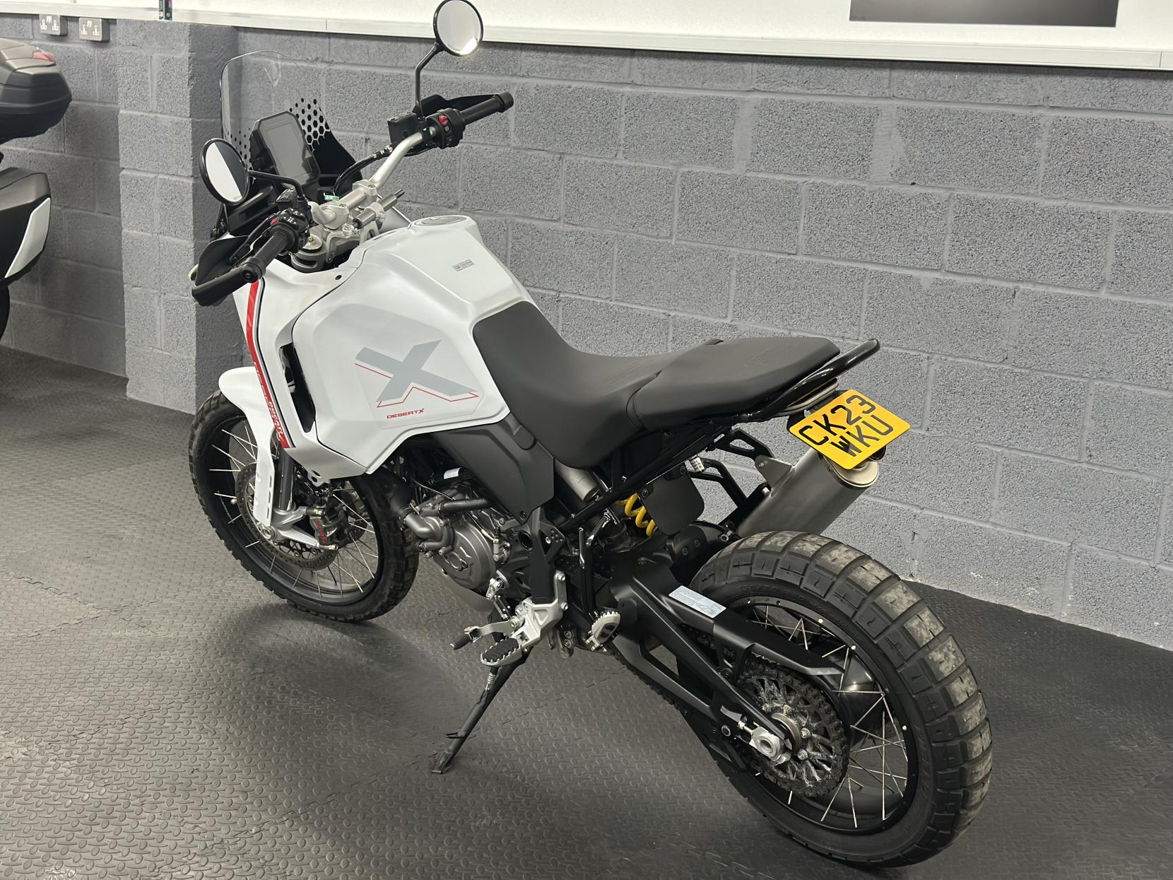 Ducati DesertX 937 Adventure Petrol Ducati Quick Shift Euro 5 (110 ps)