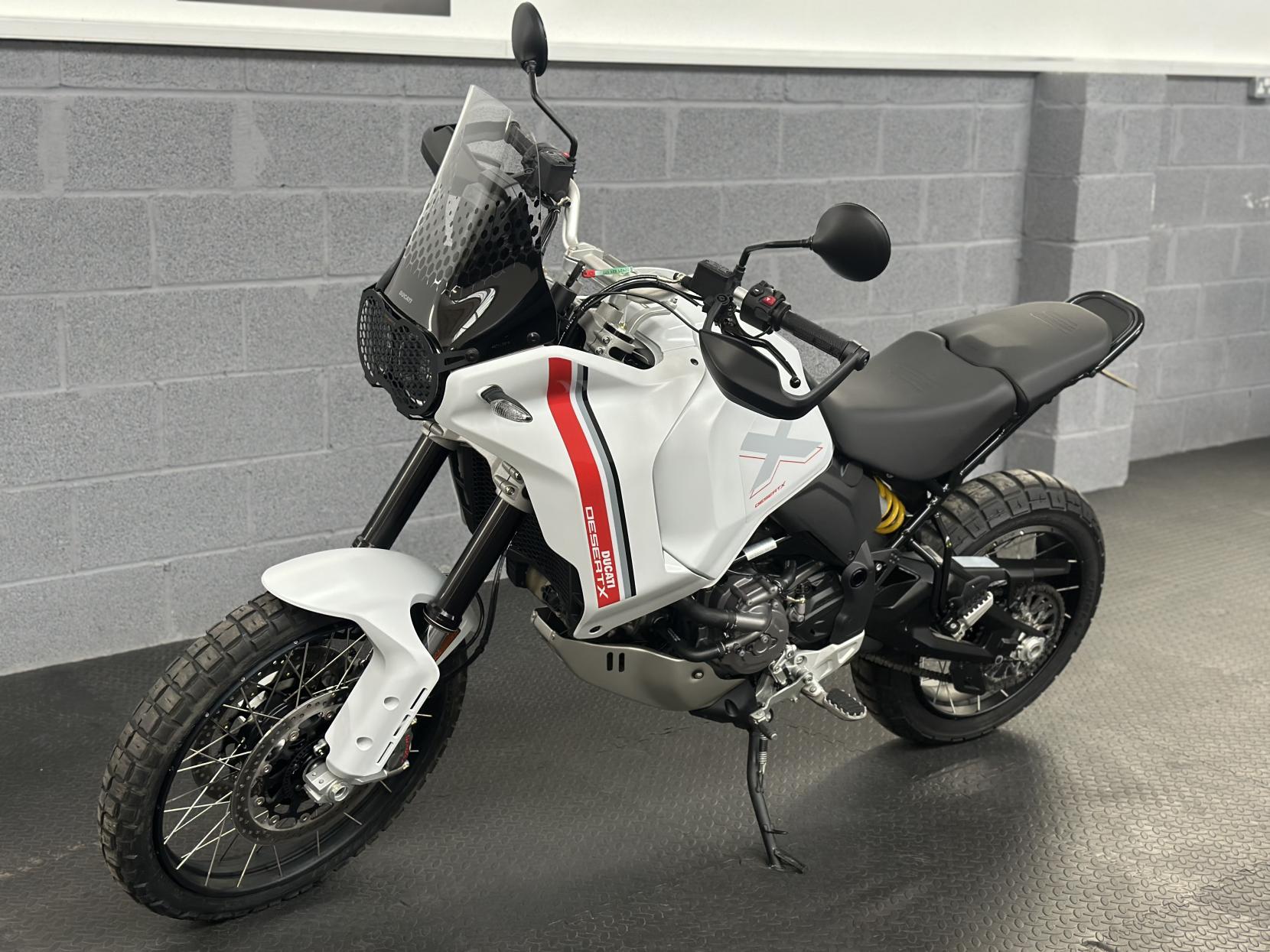 Ducati DesertX 937 Adventure Petrol Ducati Quick Shift Euro 5 (110 ps)