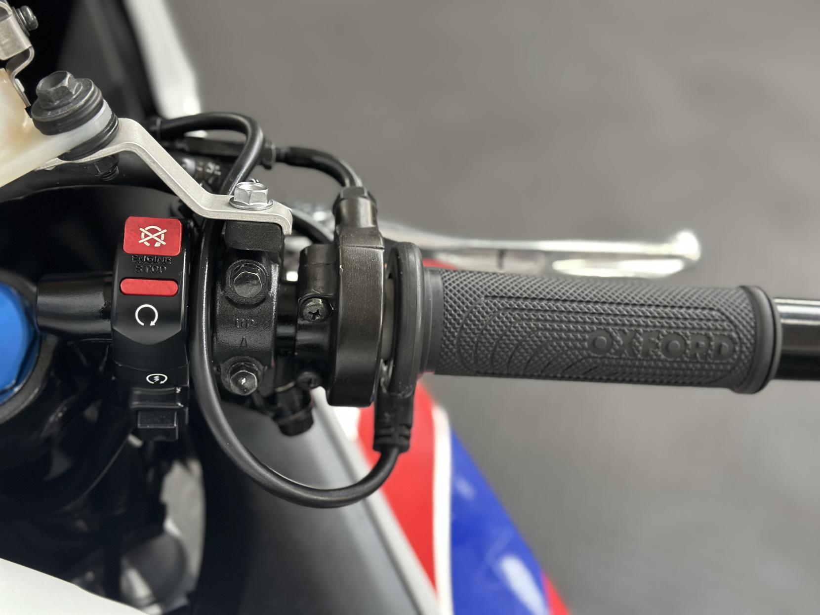 Honda CBR1000RR Fireblade 1000 Super Sports Petrol Manual (178 ps)