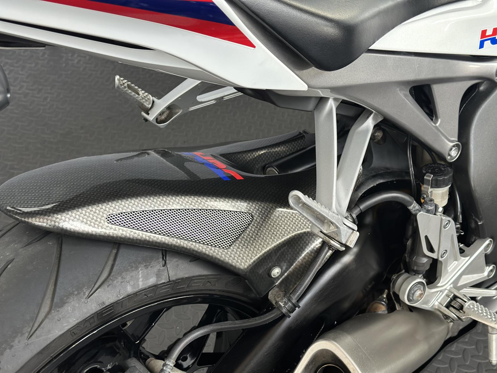 Honda CBR1000RR Fireblade 1000 Super Sports Petrol Manual (178 ps)