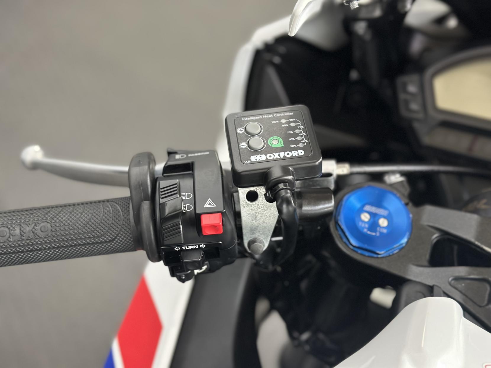 Honda CBR1000RR Fireblade 1000 Super Sports Petrol Manual (178 ps)