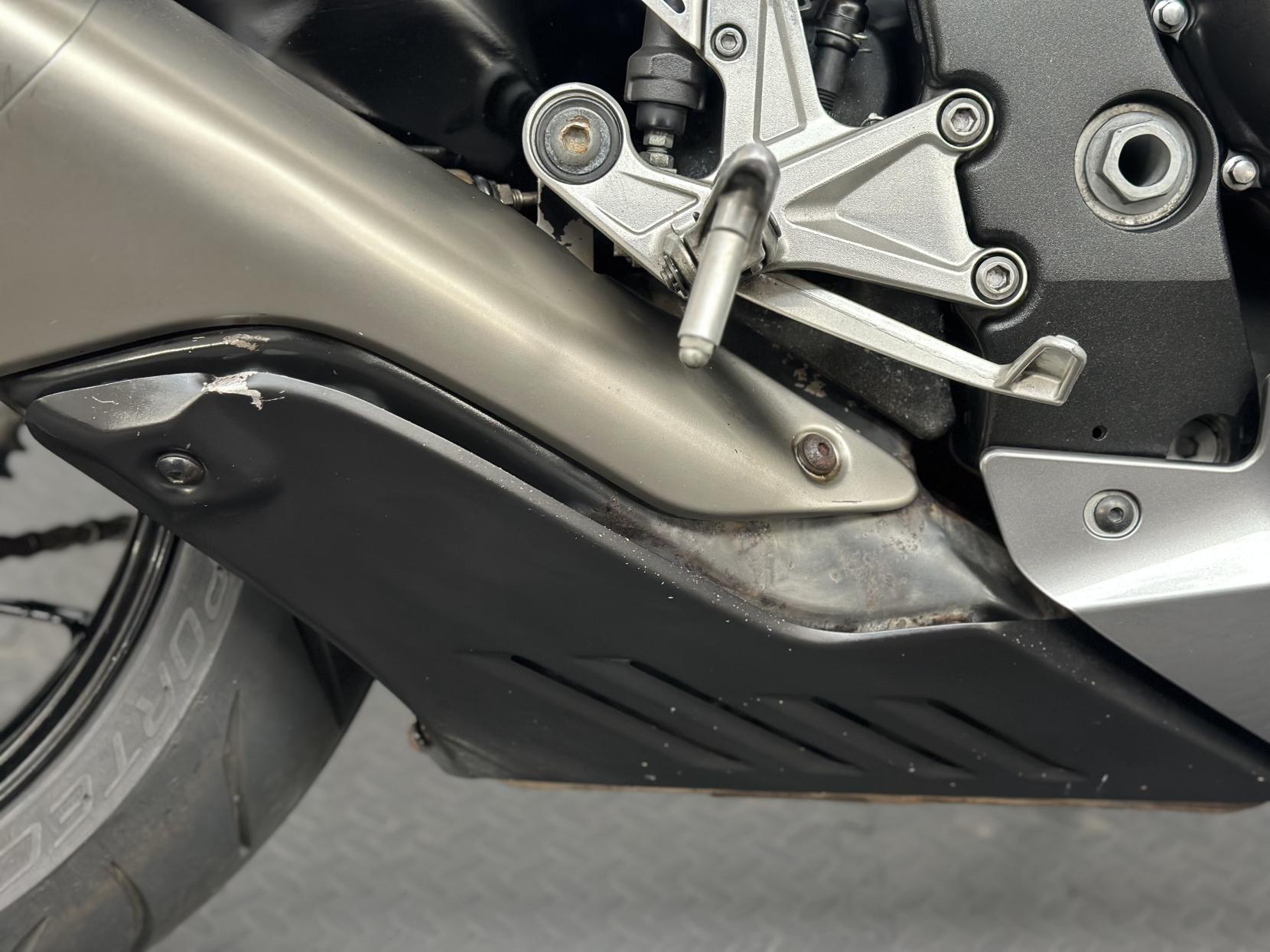 Honda CBR1000RR Fireblade 1000 Super Sports Petrol Manual (178 ps)