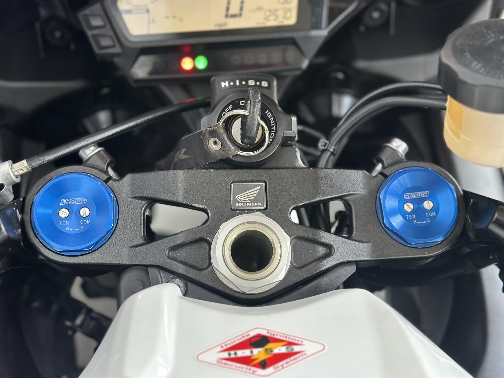 Honda CBR1000RR Fireblade 1000 Super Sports Petrol Manual (178 ps)