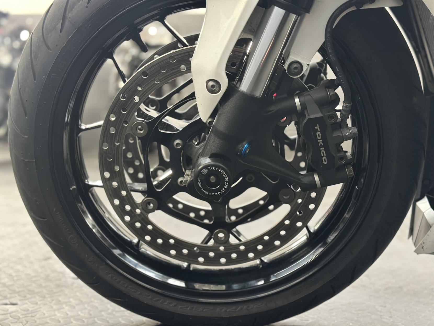 Honda CBR1000RR Fireblade 1000 Super Sports Petrol Manual (178 ps)