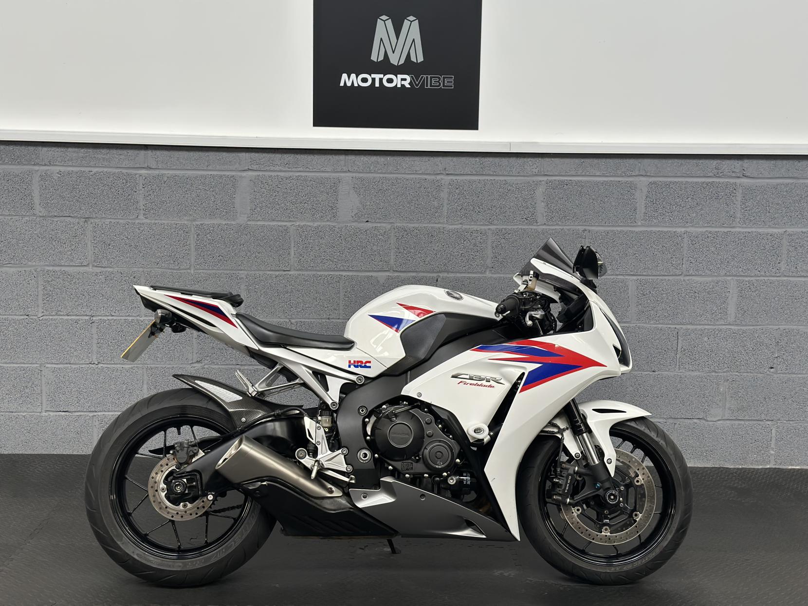 Honda CBR1000RR Fireblade 1000 Super Sports Petrol Manual (178 ps)
