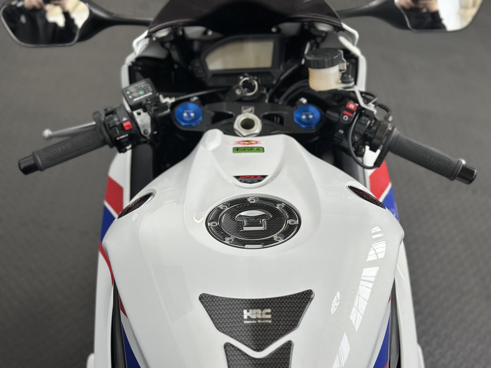 Honda CBR1000RR Fireblade 1000 Super Sports Petrol Manual (178 ps)